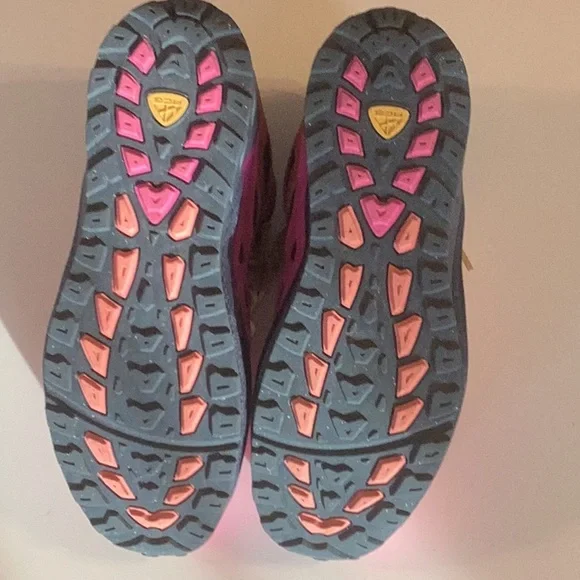 Men’s ACG Pink and Brown Athletic Shoes - Picture 2 of 4